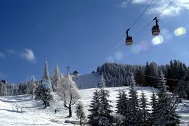 Românii renunţă la două zile din vacanţa de Revelion din cauza lipsei banilor