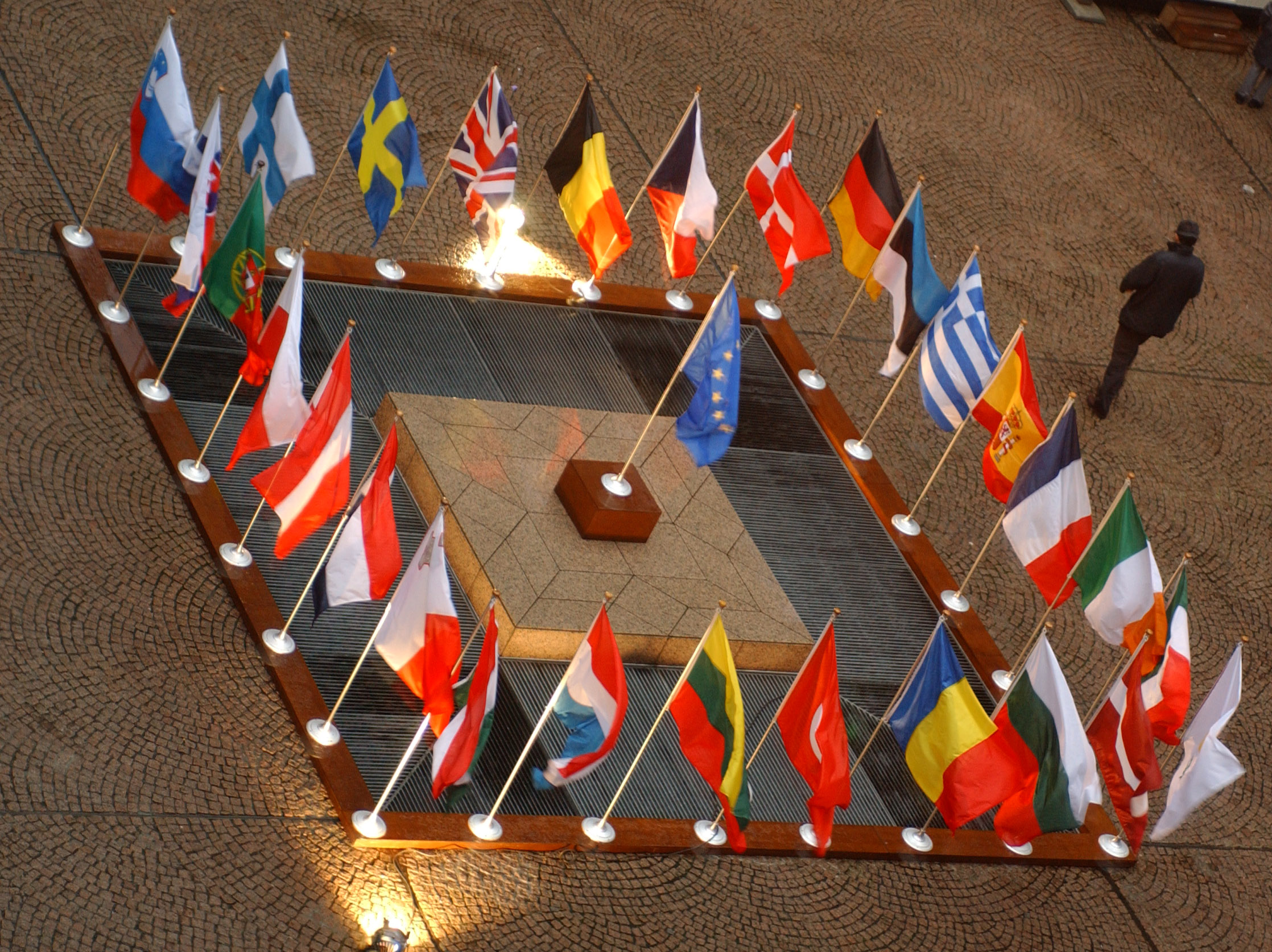 Comisar european: Nu va exista o extindere a UE în următorii zece ani