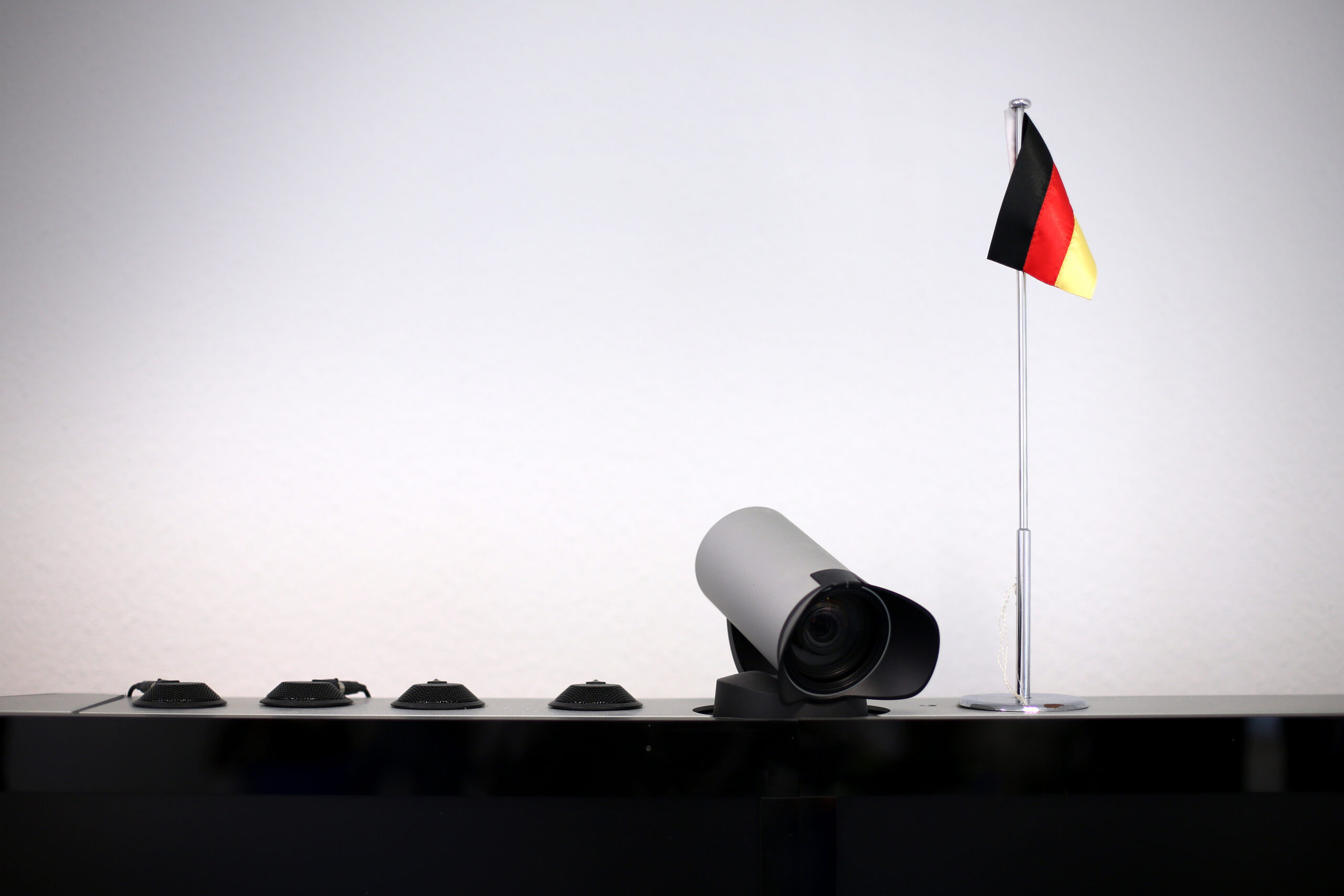 DEUTSCHE WELLE DESPRE SCANDALUL DE SPIONAJ BND/NSA: Statele au numai interese, nu prieteni