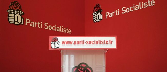 RADIO FRANCE INTERNATIONALE: Partidul Socialist Francez confruntat cu „dezertări” şi cu „fuga” intelectualilor