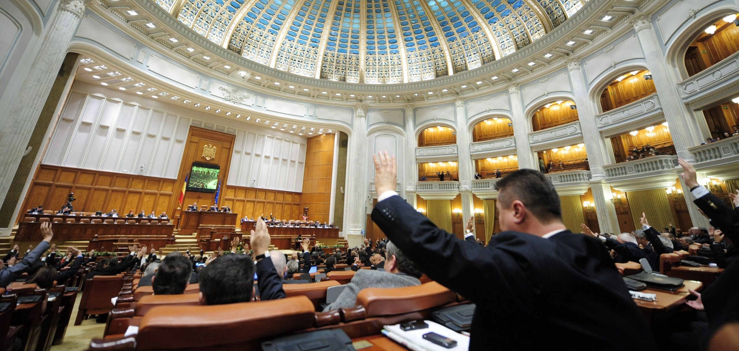 Parchetul cere documente despre 144 de parlamentari, pentru verificări privind angajarea unor rude