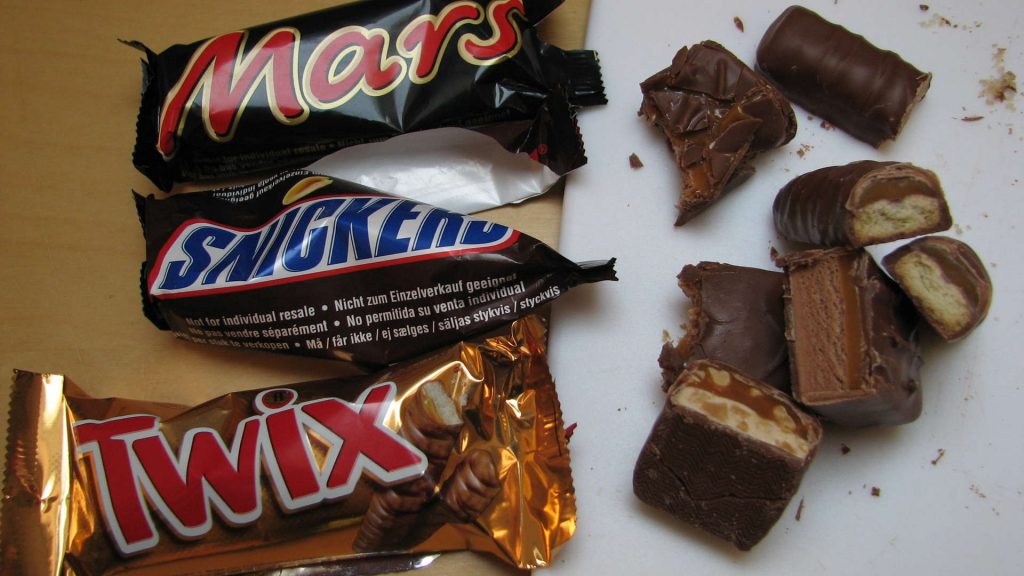 Mars retrage de pe șapte piețe europene batoanele de ciocolată Mars, Snickers și Milky Way