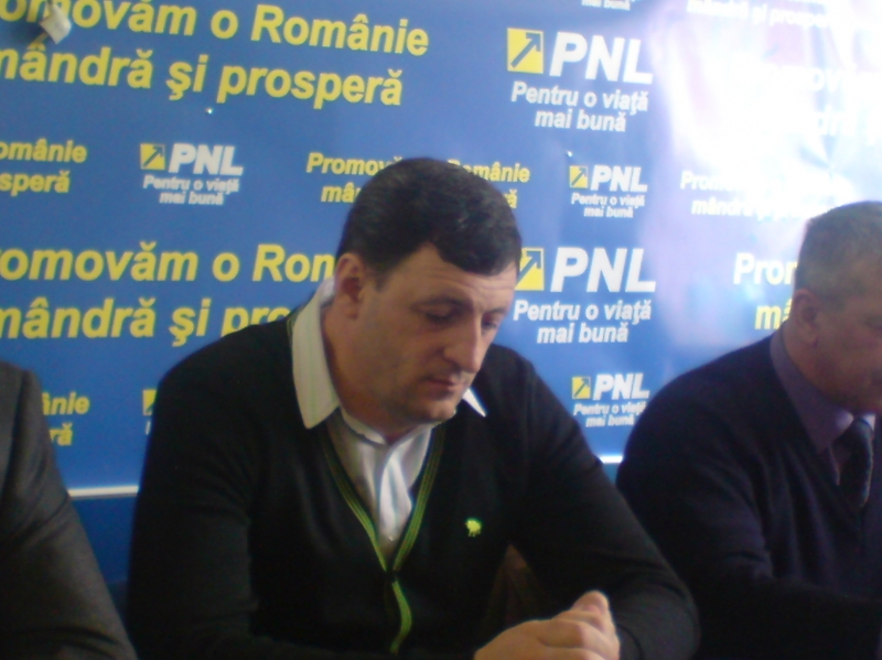 Un bărbat a murit după ce s-a înecat cu un mic la un miting PNL