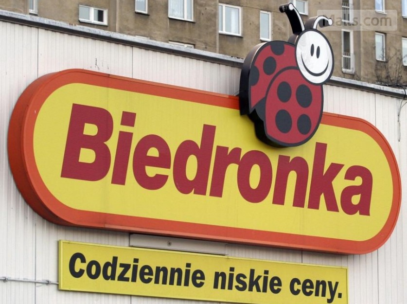 Polonia taxează marile magazine pentru a crește alocația pentru copii