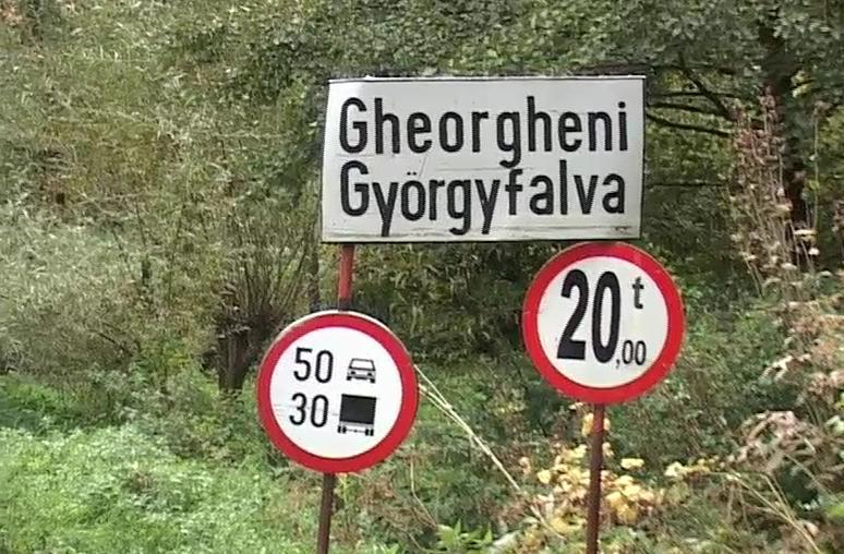 În Transilvania a fost înfiinţată o mişcare cu motto-ul „Da, poftiţi!”, cu scopul de a amplasa inscripţii în limba maghiară în fiecare magazin