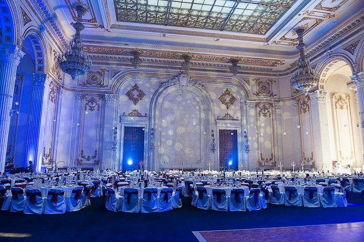 Revelion2017 la Palatul Parlamentului: Cea mai elegantă petrecere în noaptea dintre ani! Cât costă petrecerea cu tema “Black & White”?