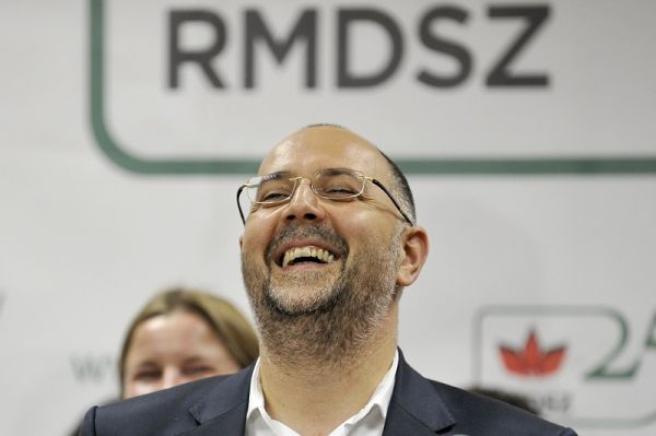 După ce în campanie spunea că NU va face alianţă cu UDMR, Dragnea s-a răzgândit