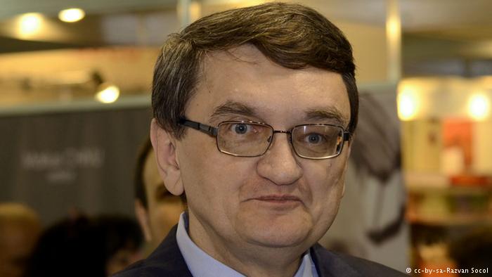 Avocatul Poporului va avea rang şi salariu de ministru şi pensie de judecător CCR