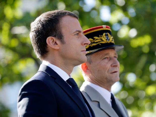 Macron, primele mari greşeli | Flux24.ro