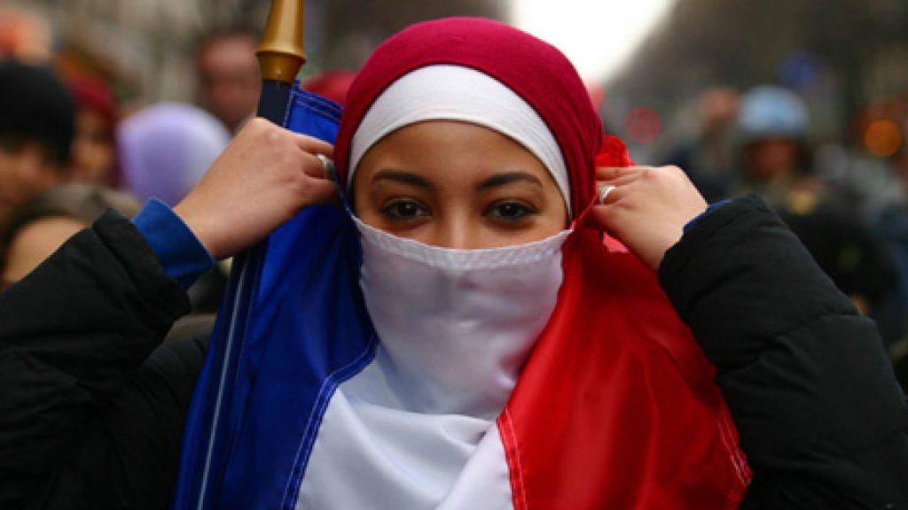 Radio France: Naivităţile şi laşităţile Occidentului în faţa islamului