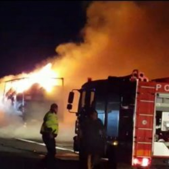 Pericol de explozie la Breaza: Fum dintr-un tren cu nitrat de amoniu