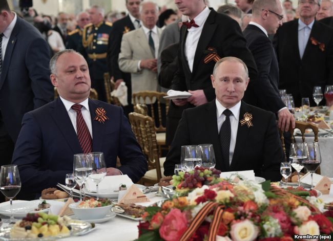 Dodon îl invită pe Iohannis la Chișinău