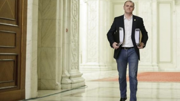 Sebastian Ghiţă mai scapă de un control judiciar într-un dosar în care DNA vroia să îl aresteze în lipsă