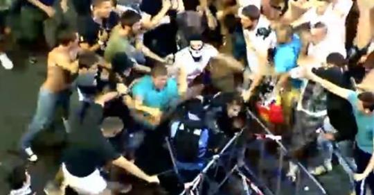 Actriță după agresarea celor 2 jandarmi: Futu-va-n gură să vă fut. Mă piş pe grija pentru jandarmi