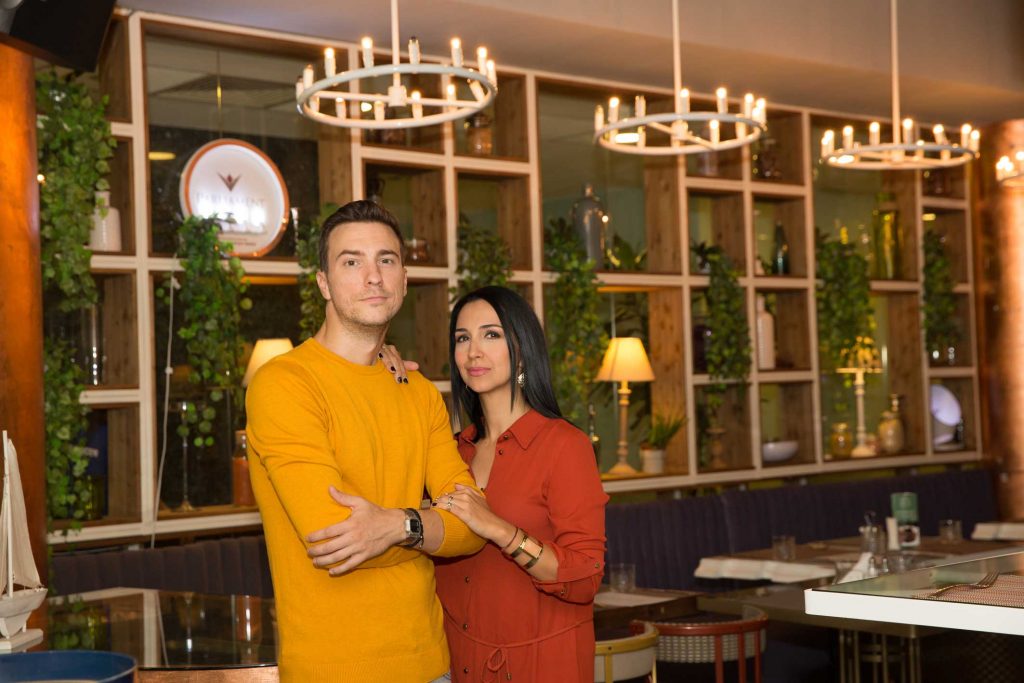 VIDEO/ Jurnaliști din TVR și Realitatea ACUZAȚI DE DIICOT CĂ AR FI CONSUMAT CANNABIS: Emma Zeicescu și Claudiu Popa/ CE SPUNEAU CLAUDIU POPA ȘI REALITATEA TV ÎN AUGUST