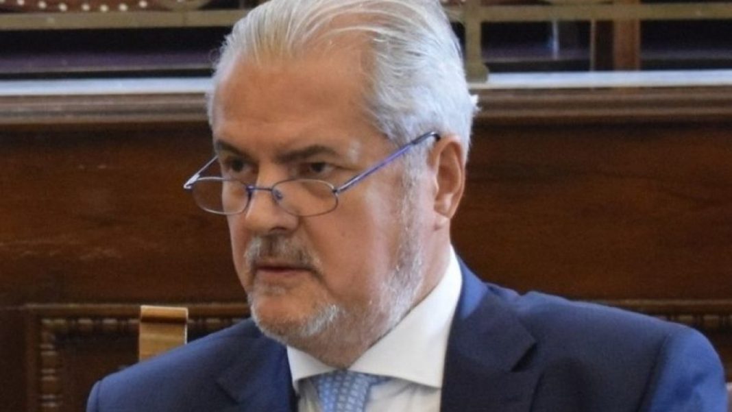 Adrian Năstase: Poate că modelul răpirii unor lideri politici este mai simplu pentru schimbarea regimului politic în vederea obținerii unor avantaje economice și strategice decît sprijinirea financiară și prin servicii de informații a unor formule secesioniste Adrian Năstase: Poate că modelul răpirii unor lideri politici este mai simplu pentru schimbarea regimului politic în vederea obținerii unor avantaje economice și strategice decît sprijinirea financiară și prin servicii de informații a unor formule secesioniste