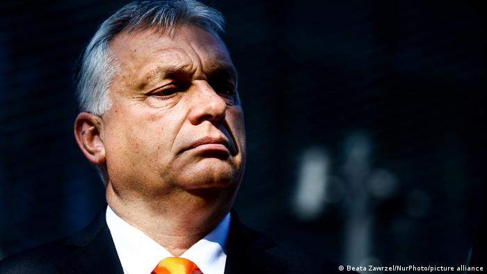 Viktor Orbán: Comisia Europeană trebuie să suspende toate procedurile de încălcare a dreptului comunitar care subminează măsurile statelor membre de a proteja integritatea teritorială și națională și securitatea cetățenilor săi Viktor Orbán: Comisia Europeană trebuie să suspende toate procedurile de încălcare a dreptului comunitar care subminează măsurile statelor membre de a proteja integritatea teritorială și națională și securitatea cetățenilor săi