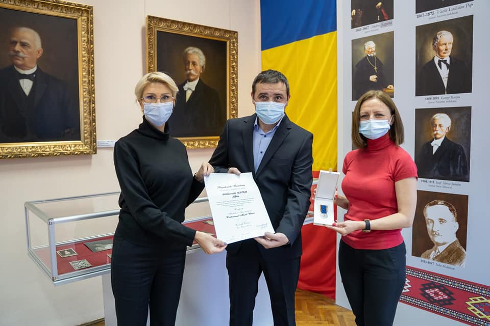 Raluca Turcan și șefa Cj Sibiu, descrise de colaboratori: Pe cuvântul celor două Dive nici până la toaletă nu poți merge. Sunt doar două oportuniste Raluca Turcan și șefa Cj Sibiu, descrise de colaboratori: Pe cuvântul celor două Dive nici până la toaletă nu poți merge. Sunt doar două oportuniste
