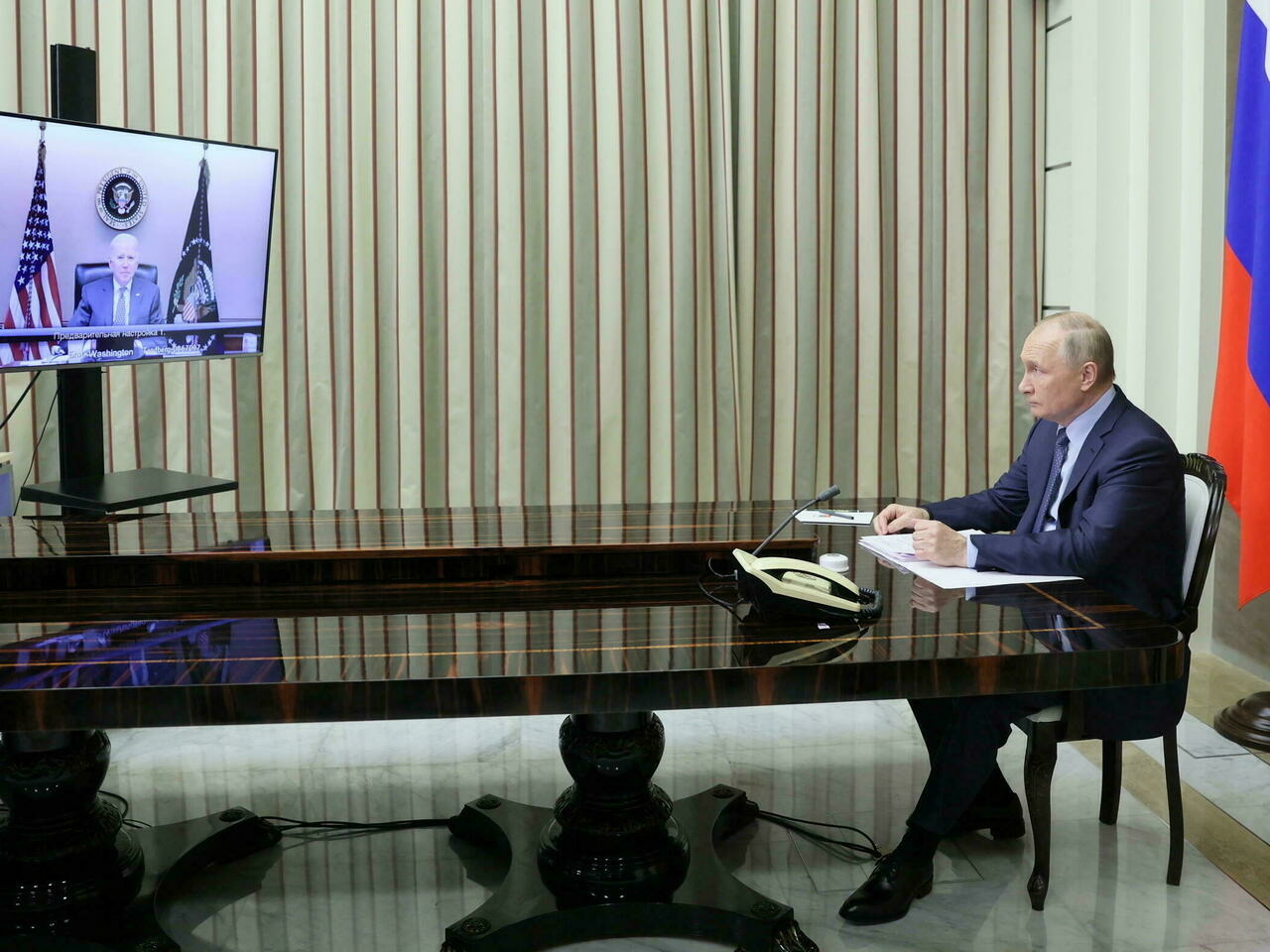 2021-12-07T152751Z_733786971_RC2R9R9DVLDI_RTRMADP_3_USA-RUSSIA-BIDEN-PUTIN