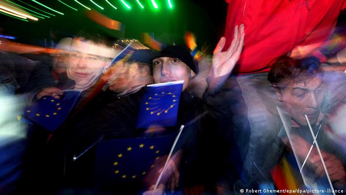 Scandalul deciziei Curții Europene: Care dintre statele membre UE vor accepta ca propriile parlamente, guverne și curți constituționale să devină forme fără fond? Scandalul deciziei Curții Europene: Care dintre statele membre UE vor accepta ca propriile parlamente, guverne și curți constituționale să devină forme fără fond?