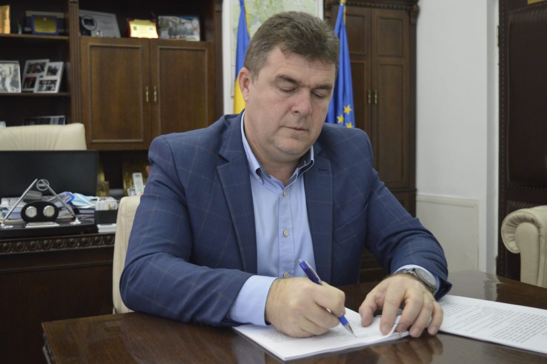 LUCRĂRILE DE REABILITARE A DRUMULUI JUDEȚEAN DINTRE GRUIA ȘI ROGOVA (25,6 km), AU FOST RECEPȚIONATE LUCRĂRILE DE REABILITARE A DRUMULUI JUDEȚEAN DINTRE GRUIA ȘI ROGOVA (25,6 km), AU FOST RECEPȚIONATE