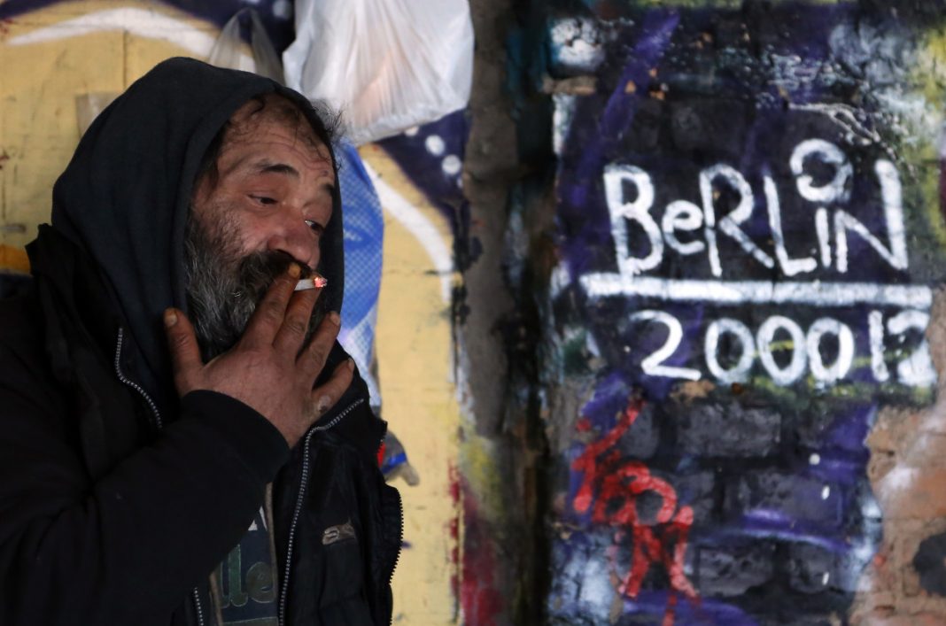 Oamenii străzii din Berlin trebuie să fie vaccinați, testați sau trecuți prin boală ca să doarmă în gurile de metrou Oamenii străzii din Berlin trebuie să fie vaccinați, testați sau trecuți prin boală ca să doarmă în gurile de metrou