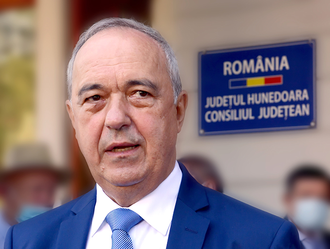 Șeful CJ Hunedoara vrea găsirea unor modalităţi prin care transportul în comun între localităţile dintr-un judeţ să poată fi subvenţionat din fonduri publice Șeful CJ Hunedoara vrea găsirea unor modalităţi prin care transportul în comun între localităţile dintr-un judeţ să poată fi subvenţionat din fonduri publice