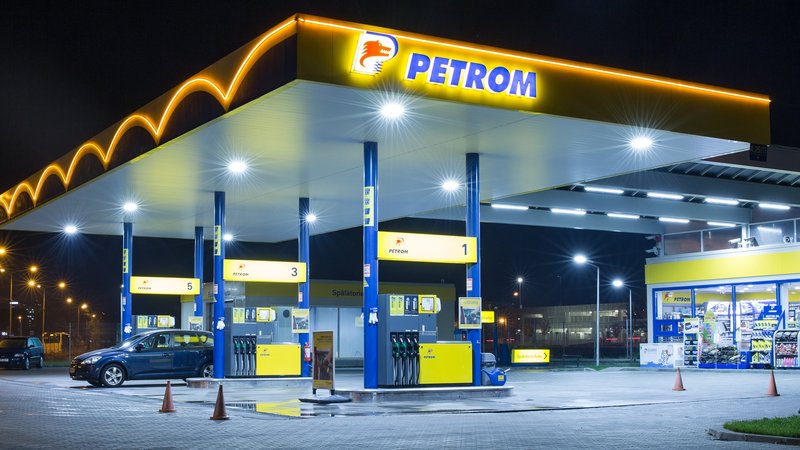 Ministerul de Finanțe vrea să dea o compensare de 50 bani pe litrul de combustibil, dar nu mai mult de 400.000 euro per întreprindere Ministerul de Finanțe vrea să dea o compensare de 50 bani pe litrul de combustibil, dar nu mai mult de 400.000 euro per întreprindere