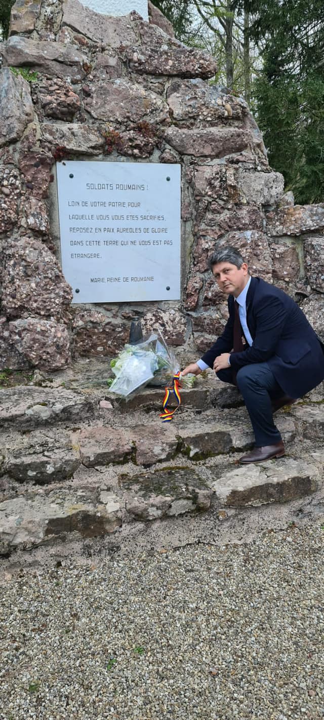 Titus Corlățean: Este momentul în care înțelegem mai bine că fără sacrificiul celor peste 850 000 ofițeri, subofițeri și soldați români, care și-au dat eroic viața în Primul Război Mondial ori fără jertfa multor altora, luați prizonieri și care au suferit „foamea, privațiunile și tortura” în lagăre precum Soultzmatt din Alsacia, actualmente în Franța, manifestarea sublimă a voinței românilor majoritari din Transilvania de la 1 Decembrie 1918 și respectiv recunoașterea internațională a României Mari nu ar fi putut fi posibile Titus Corlățean: Este momentul în care înțelegem mai bine că fără sacrificiul celor peste 850 000 ofițeri, subofițeri și soldați români, care și-au dat eroic viața în Primul Război Mondial ori fără jertfa multor altora, luați prizonieri și care au suferit „foamea, privațiunile și tortura” în lagăre precum Soultzmatt din Alsacia, actualmente în Franța, manifestarea sublimă a voinței românilor majoritari din Transilvania de la 1 Decembrie 1918 și respectiv recunoașterea internațională a României Mari nu ar fi putut fi posibile