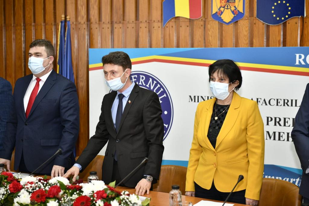 Alin Isuf, noul prefect al județului Mehedinți, după ce funcția i-a revenit Partidului Social Democrat în cadrul coaliției de guvernare Alin Isuf, noul prefect al județului Mehedinți, după ce funcția i-a revenit Partidului Social Democrat în cadrul coaliției de guvernare