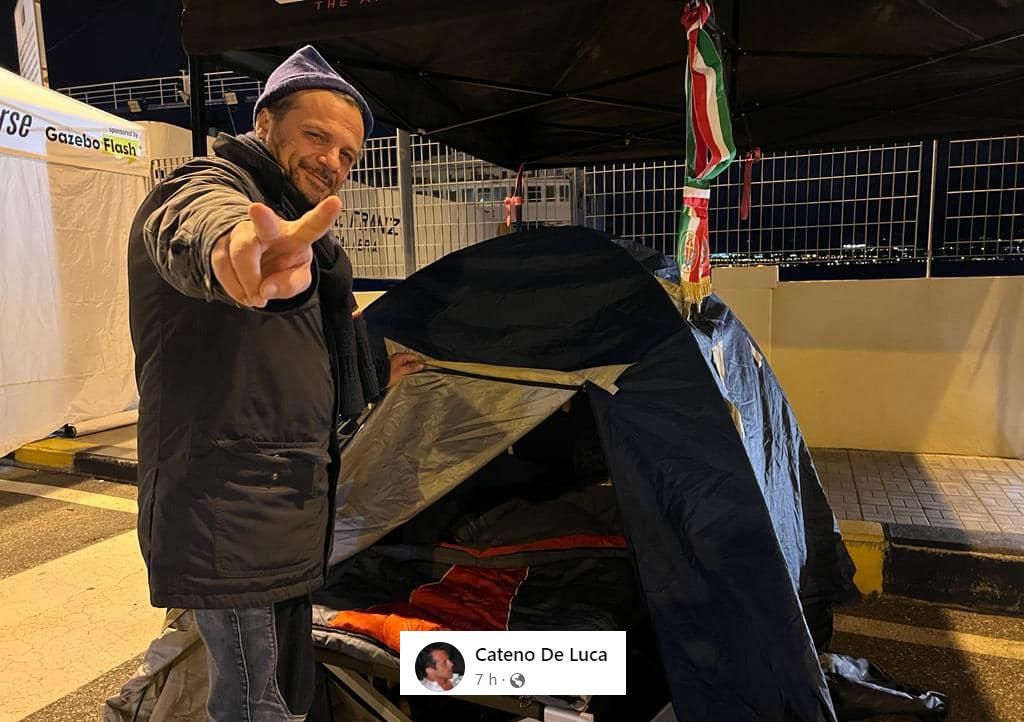 Primar italian în greva foamei protestează împotriva faptului că doar cei vaccinaţi sau care au trecut prin boală pot veni în Sicilia Primar italian în greva foamei protestează împotriva faptului că doar cei vaccinaţi sau care au trecut prin boală pot veni în Sicilia