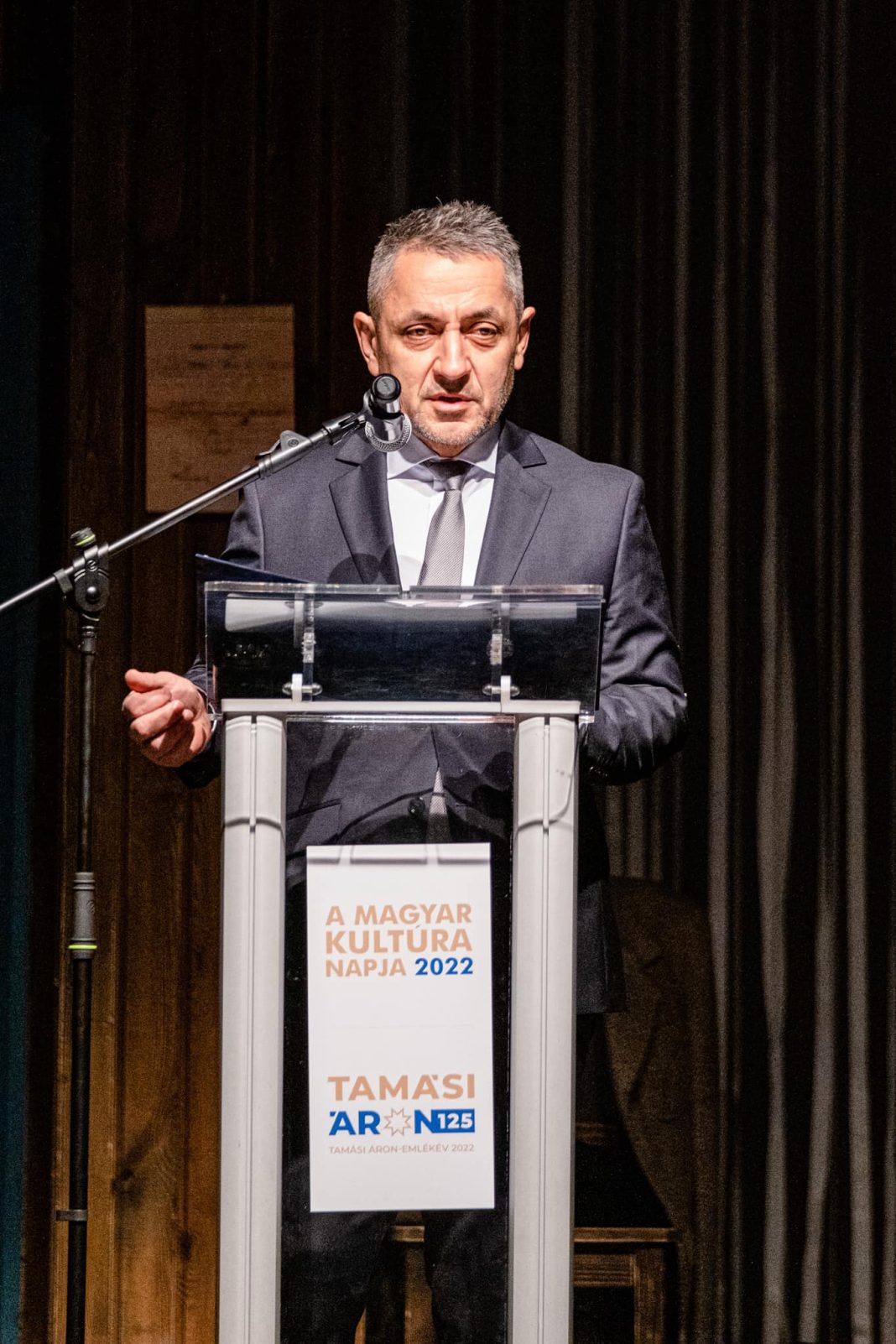 Secretarul de stat pentru politică naţională al Cancelariei lui Viktor Orbán la Târgu Mureș: Am construit şi consolidat împreună instituţiile care vor contribui la menţinerea comunităţilor maghiare din afara Ungariei, în toate domeniile vieţii – în politică, în cultură, în educaţie, în biserici, în sport, în economie Secretarul de stat pentru politică naţională al Cancelariei lui Viktor Orbán la Târgu Mureș: Am construit şi consolidat împreună instituţiile care vor contribui la menţinerea comunităţilor maghiare din afara Ungariei, în toate domeniile vieţii – în politică, în cultură, în educaţie, în biserici, în sport, în economie