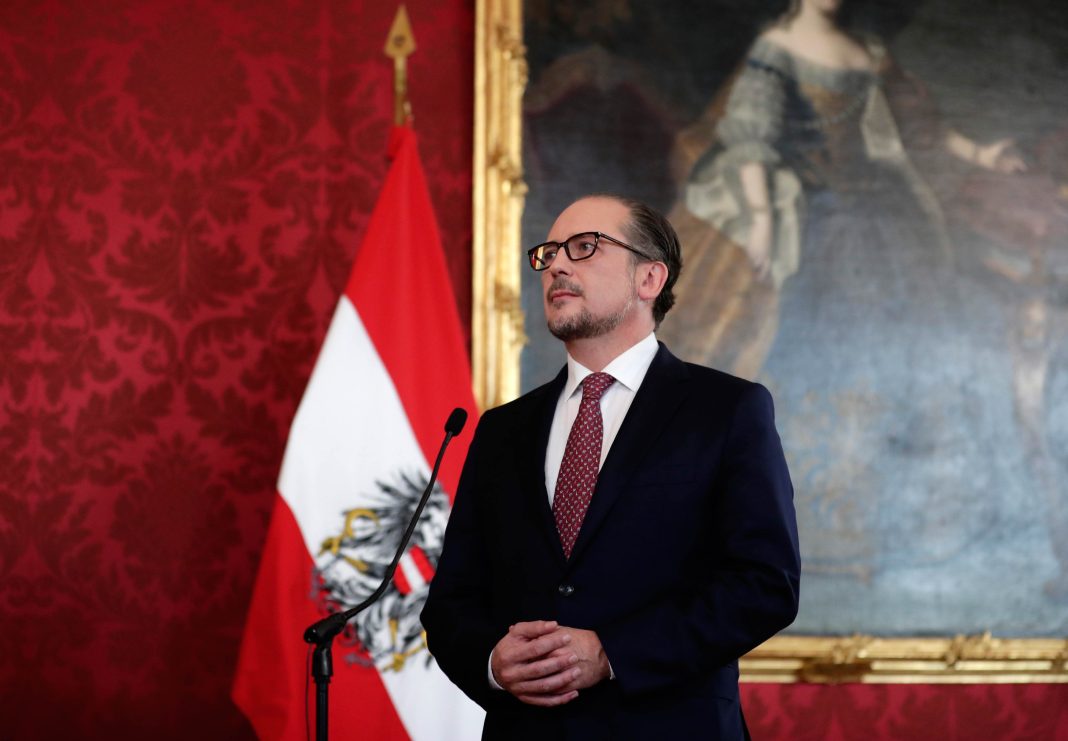 Ministrul austriac de externe: Livrările de gaz rusesc nu ar trebui supuse sancţiunilor UE dacă vrem căldură şi electricitate Ministrul austriac de externe: Livrările de gaz rusesc nu ar trebui supuse sancţiunilor UE dacă vrem căldură şi electricitate