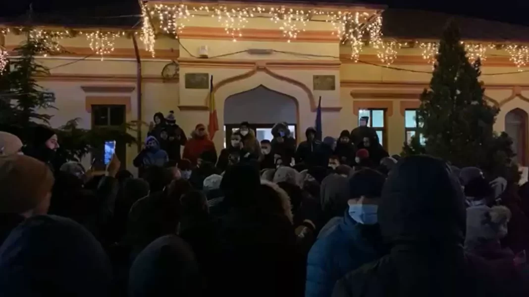 Focuri de armă de avertisment la protestele de la Bolintin Vale Focuri de armă de avertisment la protestele de la Bolintin Vale
