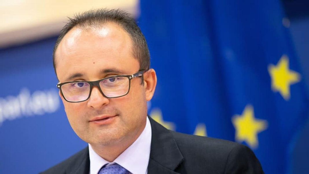 Europarlamentarul Cristian Bușoi, responsabil al Programului de Sănătate al UE 2021-2027,despre Planul Național de Cancer: 4 miliarde de euro sunt disponibili la nivel european pentru lupta împotriva cancerului Europarlamentarul Cristian Bușoi, responsabil al Programului de Sănătate al UE 2021-2027,despre Planul Național de Cancer: 4 miliarde de euro sunt disponibili la nivel european pentru lupta împotriva cancerului