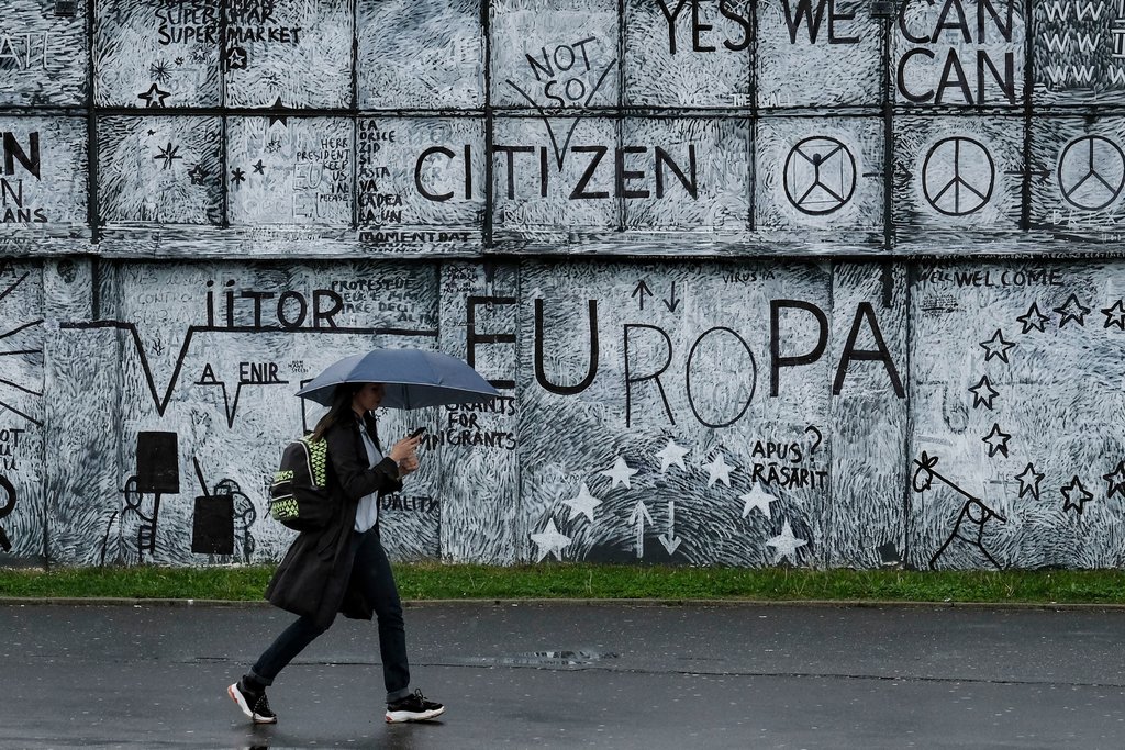 APADOR-CH acuză la Comisia Europeană Statul Paralel România APADOR-CH acuză la Comisia Europeană Statul Paralel România