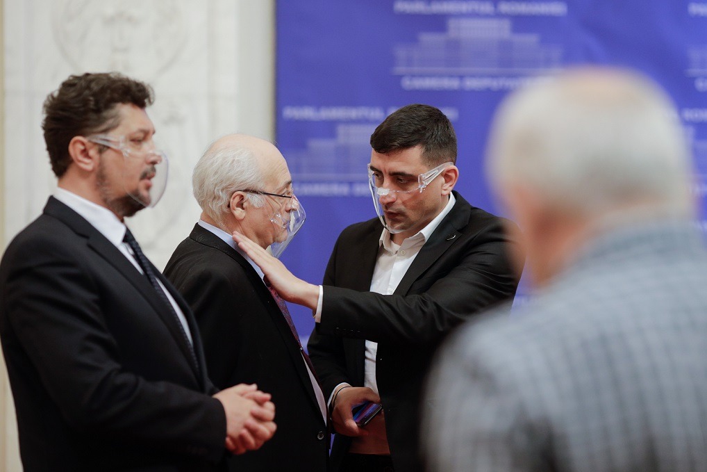 Războiul pe AUR între Simion și Târziu și indiferența suveraniștilor CONTROVERSA ZILEI DE ANDREI BĂDIN Războiul pe AUR între Simion și Târziu și indiferența suveraniștilor CONTROVERSA ZILEI DE ANDREI BĂDIN
