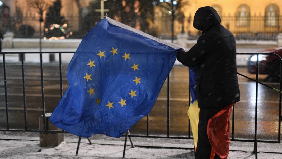 Catherine de Vries, profesor la Universitatea din Milano: Militarizarea Europei va crea noi nemulțumiri ale populației și va creste forțele de dreapta Catherine de Vries, profesor la Universitatea din Milano: Militarizarea Europei va crea noi nemulțumiri ale populației și va creste forțele de dreapta