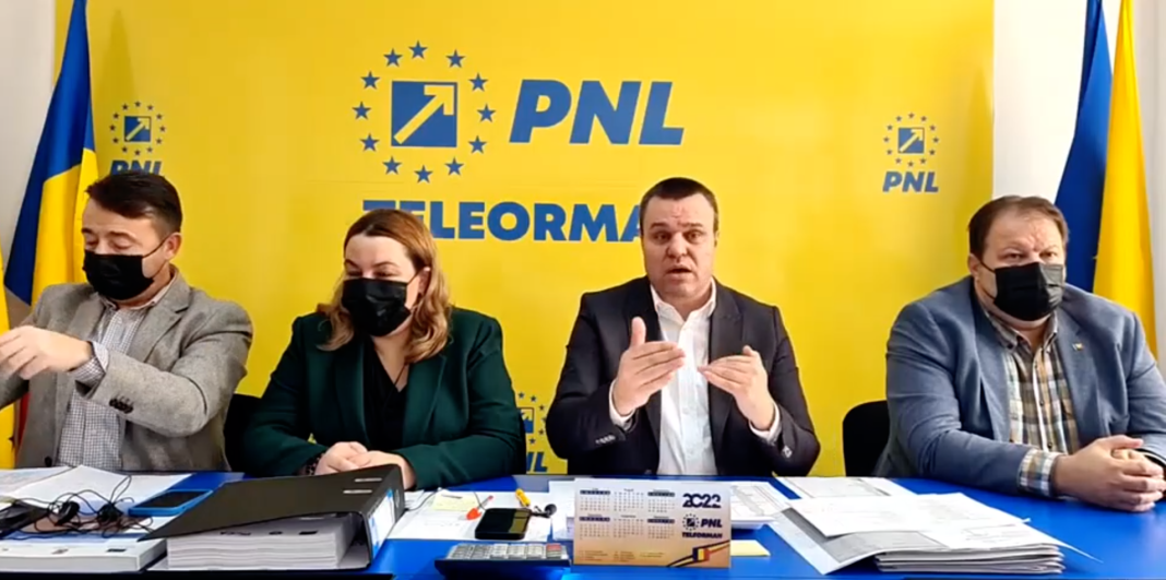 VIDEO/PNL Teleorman a blocat un bust dorit de PSD: „Cum să dai 60.000 de euro pe un bust, e de aur? Astfel de practici trebuie să înceteze, județul Teleorman are nevoie de investiții și modernizare. De aceea nu se vede nimic în județ, în 30 de ani de administrație pesedistă” VIDEO/PNL Teleorman a blocat un bust dorit de PSD: „Cum să dai 60.000 de euro pe un bust, e de aur? Astfel de practici trebuie să înceteze, județul Teleorman are nevoie de investiții și modernizare. De aceea nu se vede nimic în județ, în 30 de ani de administrație pesedistă”
