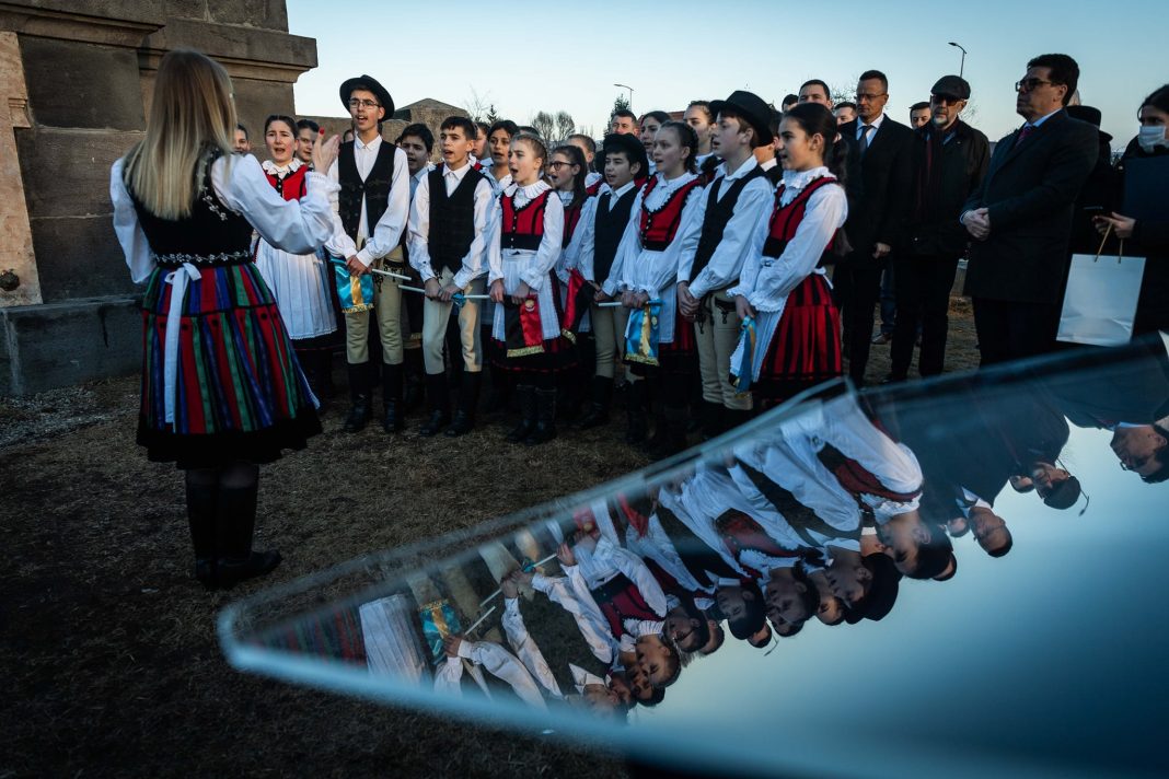 Budapesta: Principiul de bază al guvernului ungar în domeniul politicilor naţionale este că fiecare maghiar este responsabil pentru fiecare maghiar Budapesta: Principiul de bază al guvernului ungar în domeniul politicilor naţionale este că fiecare maghiar este responsabil pentru fiecare maghiar