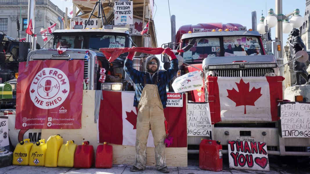 REVOLTA CAMIONAGIILOR/ Premierul Trudeau vrea utilizarea excepţională a legii de urgență și să blocheze cardurile celor care demonstrează REVOLTA CAMIONAGIILOR/ Premierul Trudeau vrea utilizarea excepţională a legii de urgență și să blocheze cardurile celor care demonstrează