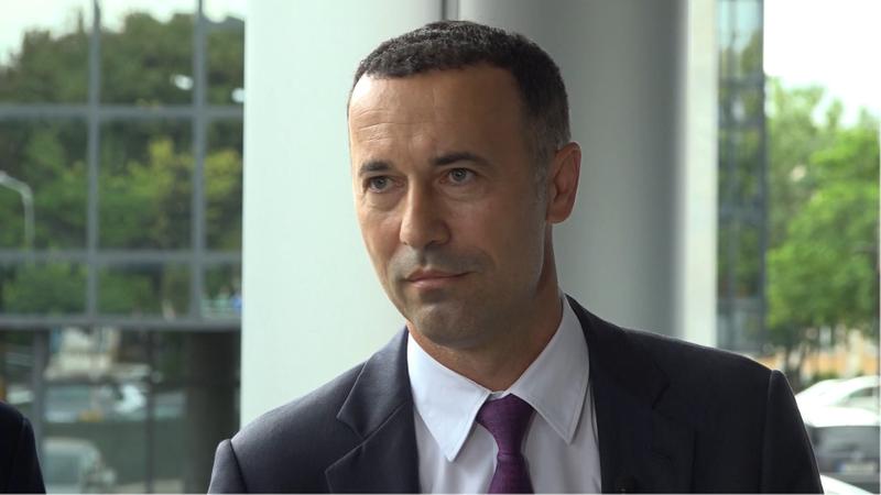 Iulian Dumitrescu, șeful CJ Prahova, anunță rezilierea contractului de furnizare a agentului termic în Ploieşti: Îi somăm ca să înceapă livrarea de apă caldă cât mai curând posibil Iulian Dumitrescu, șeful CJ Prahova, anunță rezilierea contractului de furnizare a agentului termic în Ploieşti: Îi somăm ca să înceapă livrarea de apă caldă cât mai curând posibil