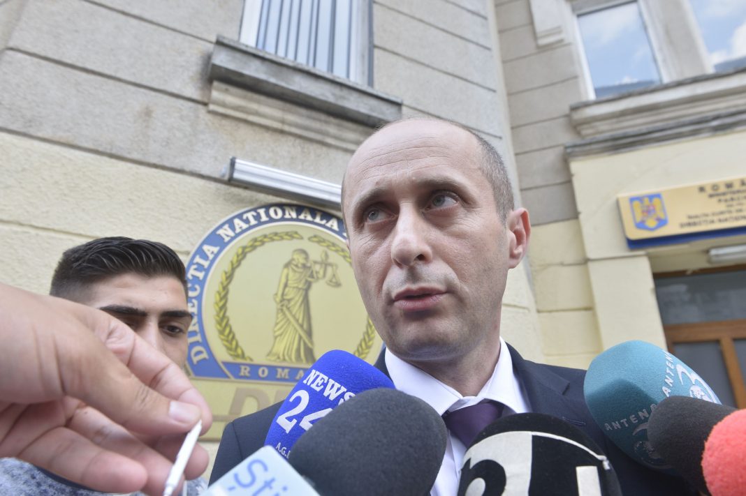 Baronul roșu de Teleorman îl ignoră pe premierul Ciolacu Baronul roșu de Teleorman îl ignoră pe premierul Ciolacu