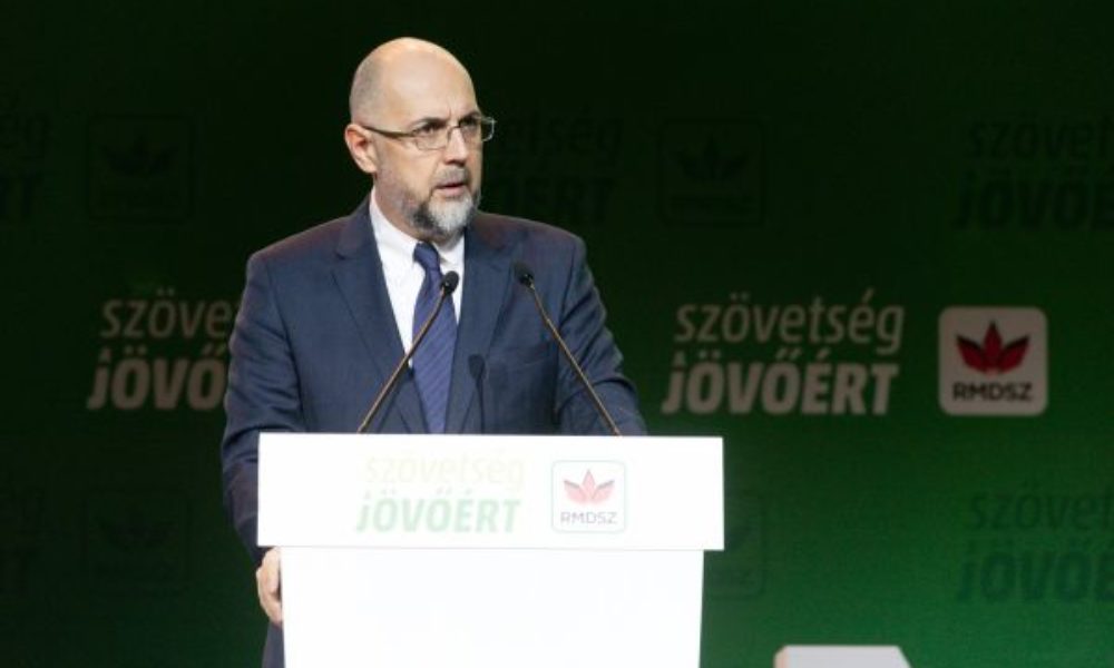 UDMR a lansat campania de școlarizare în limba maghiară/ Kelemen Hunor: “Mesajul cu promovarea şcolilor maghiare să curgă şi din robinet” UDMR a lansat campania de școlarizare în limba maghiară/ Kelemen Hunor: “Mesajul cu promovarea şcolilor maghiare să curgă şi din robinet”