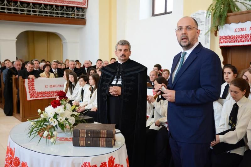 Kelemen Hunor cere modificarea legii care reglementează retrocedarea proprietăţilor bisericeşti naţionalizate: După aderarea României la NATO şi la UE, procesul de retrocedare a proprietăţilor naţionalizate s-a oprit Kelemen Hunor cere modificarea legii care reglementează retrocedarea proprietăţilor bisericeşti naţionalizate: După aderarea României la NATO şi la UE, procesul de retrocedare a proprietăţilor naţionalizate s-a oprit