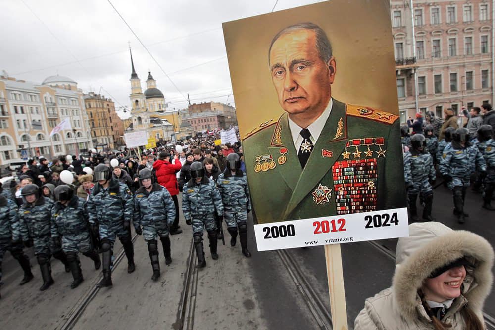 Laura Vicol: Monumentală dedublare face Vladimir Putin de doi ani încoace, vorbind despre grozăviile făcute de Uniunea Sovietică în Estul Europei de parcă între Rusia visată de Putin și fosta URSS nu există vreo legătură Laura Vicol: Monumentală dedublare face Vladimir Putin de doi ani încoace, vorbind despre grozăviile făcute de Uniunea Sovietică în Estul Europei de parcă între Rusia visată de Putin și fosta URSS nu există vreo legătură