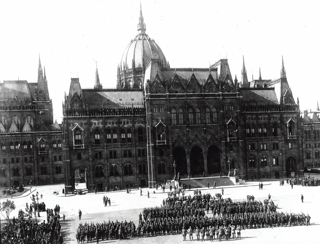 Soros o dat-o în bară: Compară Ucraina cu eliberarea Budapestei făcută de Armata Română și Armata Roșie Soros o dat-o în bară: Compară Ucraina cu eliberarea Budapestei făcută de Armata Română și Armata Roșie