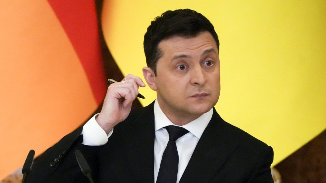 Zelenski gata să discute neutralitatea Ucrainei cu Rusia după ce a acuzat NATO că l-au lăsat baltă: Ne-au spus că nu ne iau în alianță Zelenski gata să discute neutralitatea Ucrainei cu Rusia după ce a acuzat NATO că l-au lăsat baltă: Ne-au spus că nu ne iau în alianță