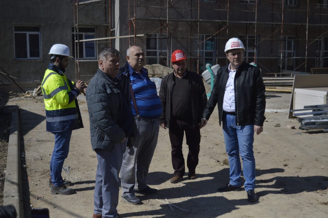 Președintele CJ MEHEDINȚI: “Se lucrează la construirea unui noi corp de clădire la fostul Spital Orășenesc Vânju Mare. Ne dorim să redeschidem spitalul.” Președintele CJ MEHEDINȚI: “Se lucrează la construirea unui noi corp de clădire la fostul Spital Orășenesc Vânju Mare. Ne dorim să redeschidem spitalul.”