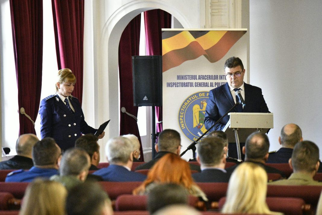 Șeful CJ Mehedinți de Ziua Poliției: Dinamica în care trăiește societatea de astăzi ne obligă pe noi, ca autorități și pe dumneavoastră, ca reprezentanți ai unei instituții de forță, să ne adaptăm conduita și acțiunile spre a oferi populației încrederea și sentimentul de liniște și ordine publică! Șeful CJ Mehedinți de Ziua Poliției: Dinamica în care trăiește societatea de astăzi ne obligă pe noi, ca autorități și pe dumneavoastră, ca reprezentanți ai unei instituții de forță, să ne adaptăm conduita și acțiunile spre a oferi populației încrederea și sentimentul de liniște și ordine publică!